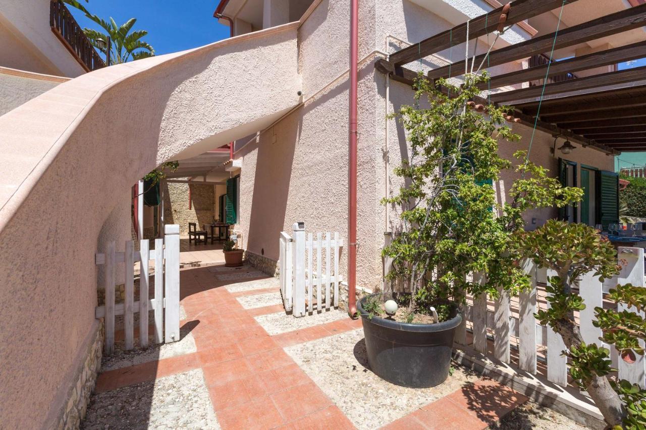 Il Bacio Del Sole By Barbarhouse Apartment Vieste Exterior photo